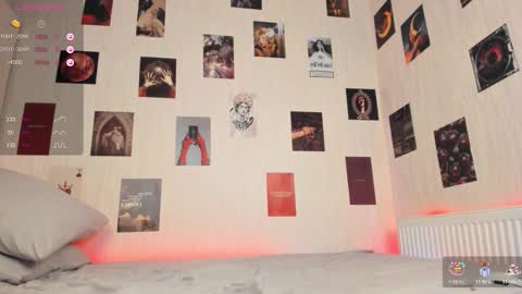 Snapshot of alice_moonshard chatting on November 21, 2025, 1:10 pm Alice online show from November 21, 2025, 1:10 pm