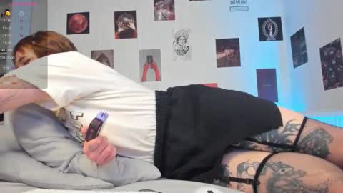 Snapshot of alice_moonshard chatting on November 30, 2025, 1:04 pm Alice online show from November 30, 2025, 1:04 pm