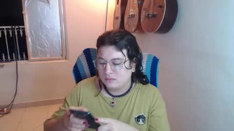 Snapshot of alice_psilocybe_sabina420 chatting on October 27, 2025, 4:05 am Alicia Aldara online show from October 27, 2025, 4:05 am