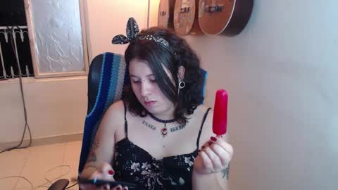 Snapshot of alice_psilocybe_sabina420 chatting on October 31, 2025, 2:45 am Alicia Aldara online show from October 31, 2025, 2:45 am