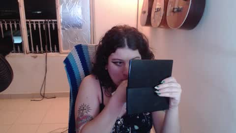 Snapshot of alice_psilocybe_sabina420 chatting on December 5, 2025, 9:18 am Alicia Aldara online show from December 5, 2025, 9:18 am