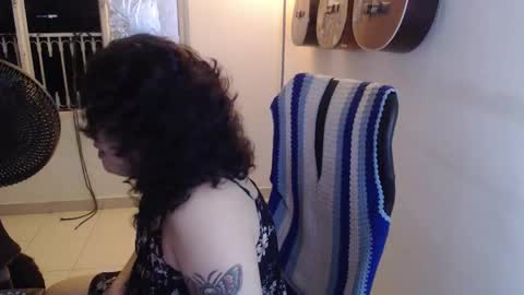 Snapshot of alice_psilocybe_sabina420 chatting on December 22, 2025, 9:39 am Alicia Aldara online show from December 22, 2025, 9:39 am
