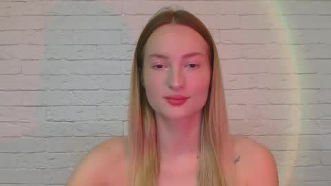 Snapshot of alice_sweet_01 chatting on December 2, 2025, 2:45 pm Alice online show from December 2, 2025, 2:45 pm