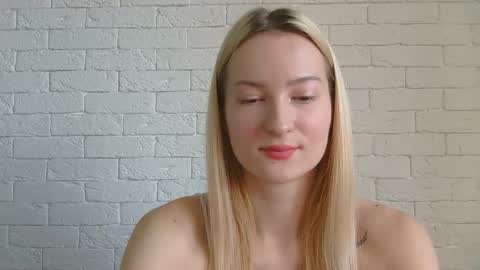 Snapshot of alice_sweet_01 chatting on March 5, 2026, 11:06 am Alice online show from March 5, 2026, 11:06 am