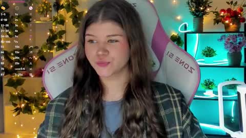 Snapshot of alice_tails chatting on September 19, 2025, 8:53 pm Alice online show from September 19, 2025, 8:53 pm