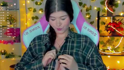 Snapshot of alice_tails chatting on November 17, 2025, 11:10 pm Alice online show from November 17, 2025, 11:10 pm