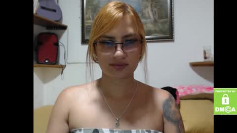 Snapshot of alice_trinity chatting on December 14, 2025, 7:51 pm Alice online show from December 14, 2025, 7:51 pm