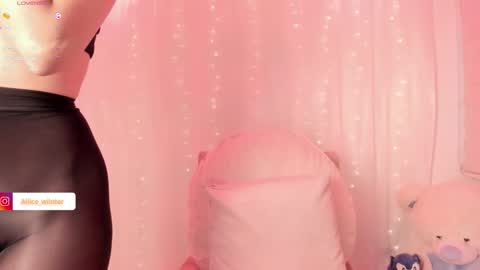 Alice  online show from October 3, 2025, 6:16 pm