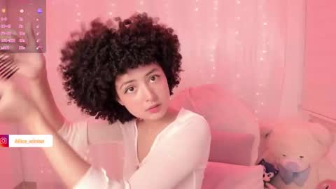 Alice  online show from November 5, 2025, 6:08 pm