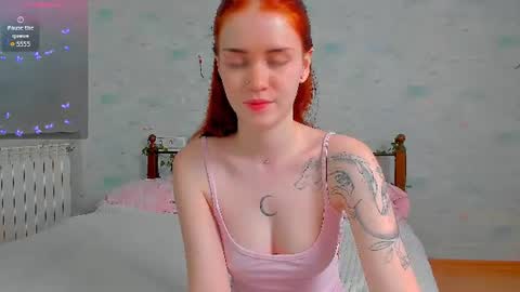Snapshot of alice_with_freckles chatting on June 10, 2026, 10:03 am Alice online show from June 10, 2026, 10:03 am