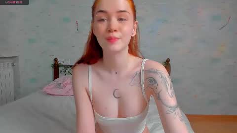Snapshot of alice_with_freckles chatting on June 17, 2026, 9:56 am Alice online show from June 17, 2026, 9:56 am