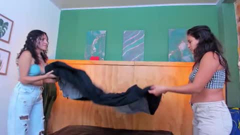 Snapshot of aliceandsia chatting on November 8, 2025, 6:18 pm Alice and Asia online show from November 8, 2025, 6:18 pm