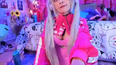 Snapshot of alicebenett_ chatting on June 26, 2026, 10:36 pm online show from June 26, 2026, 10:36 pm