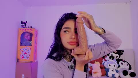 Snapshot of alicee_0 chatting on October 2, 2025, 8:16 pm Alice online show from October 2, 2025, 8:16 pm