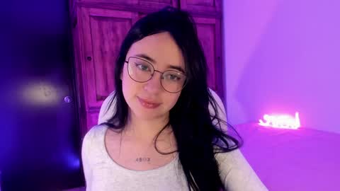 Snapshot of alicee_2 chatting on February 4, 2025, 5:12 pm Aliceee .. 97YP9VWGZHrefnav wishlist lists 1 online show from February 4, 2025, 5:12 pm