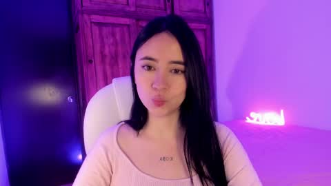 Snapshot of alicee_2 chatting on February 13, 2025, 12:11 pm Aliceee .. 97YP9VWGZHrefnav wishlist lists 1 online show from February 13, 2025, 12:11 pm