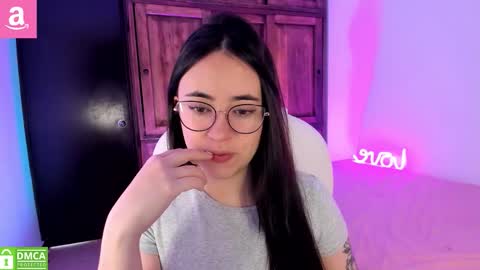 Snapshot of alicee_2 chatting on March 4, 2026, 5:41 pm Aliceee .. 97YP9VWGZHrefnav wishlist lists 1 online show from March 4, 2026, 5:41 pm