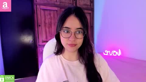 Snapshot of alicee_2 chatting on March 22, 2026, 6:11 pm Aliceee .. 97YP9VWGZHrefnav wishlist lists 1 online show from March 22, 2026, 6:11 pm