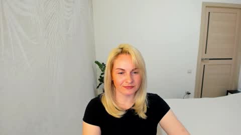 Snapshot of alicee__grace chatting on March 28, 2026, 5:01 pm Alicee online show from March 28, 2026, 5:01 pm