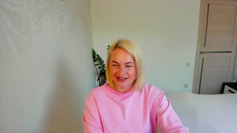 Snapshot of alicee__grace chatting on June 21, 2026, 8:28 am Alicee online show from June 21, 2026, 8:28 am