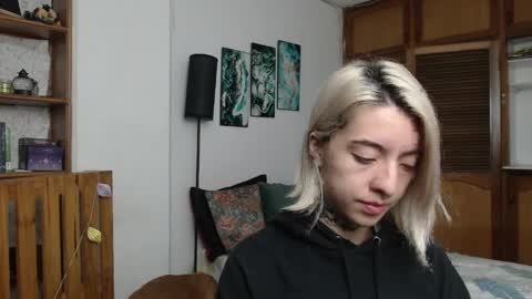 alicee_logan_ online show from April 7, 2026, 2:34 am