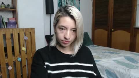 Snapshot of alicee_logan_ chatting on May 3, 2026, 1:44 am alicee_logan_ online show from May 3, 2026, 1:44 am
