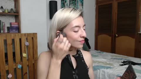 Snapshot of alicee_logan_ chatting on May 16, 2026, 3:14 am alicee_logan_ online show from May 16, 2026, 3:14 am