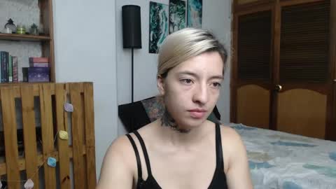 Snapshot of alicee_logan_ chatting on May 17, 2026, 2:20 am alicee_logan_ online show from May 17, 2026, 2:20 am
