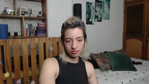 Snapshot of alicee_logan_ chatting on May 18, 2026, 2:40 am alicee_logan_ online show from May 18, 2026, 2:40 am