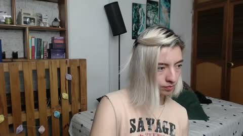 Snapshot of alicee_logan_ chatting on May 19, 2026, 2:29 am alicee_logan_ online show from May 19, 2026, 2:29 am
