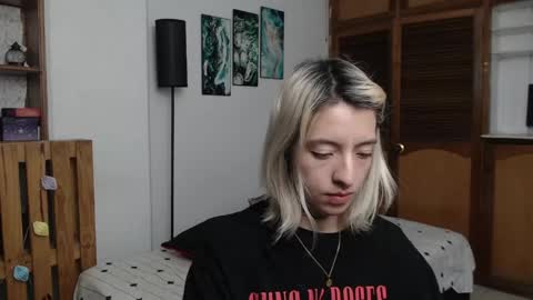 Snapshot of alicee_logan_ chatting on May 30, 2026, 2:41 am alicee_logan_ online show from May 30, 2026, 2:41 am