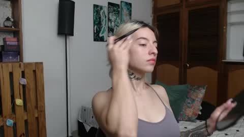 Snapshot of alicee_logan_ chatting on June 3, 2026, 1:08 am alicee_logan_ online show from June 3, 2026, 1:08 am