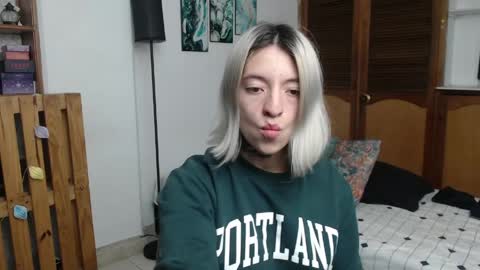 Snapshot of alicee_logan_ chatting on June 9, 2026, 1:50 am alicee_logan_ online show from June 9, 2026, 1:50 am