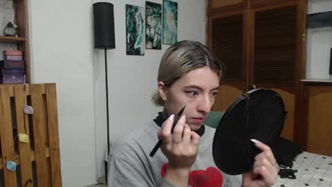 Snapshot of alicee_logan_ chatting on June 10, 2026, 1:39 am alicee_logan_ online show from June 10, 2026, 1:39 am