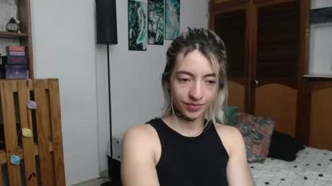 Snapshot of alicee_logan_ chatting on June 11, 2026, 2:22 am alicee_logan_ online show from June 11, 2026, 2:22 am