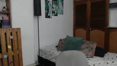 Snapshot of alicee_logan_ chatting on June 11, 2026, 2:53 am alicee_logan_ online show from June 11, 2026, 2:53 am