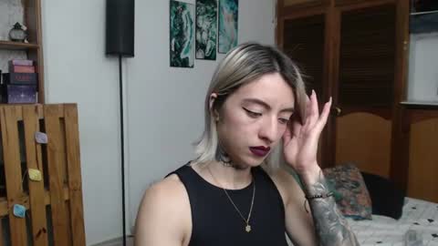 Snapshot of alicee_logan_ chatting on June 13, 2026, 2:09 am alicee_logan_ online show from June 13, 2026, 2:09 am