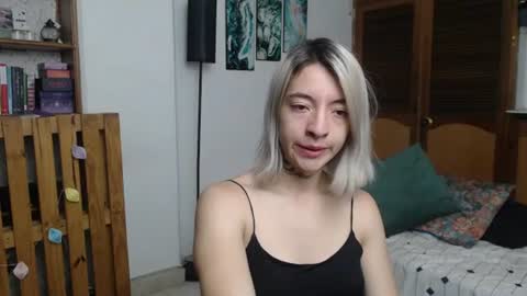 Snapshot of alicee_logan_ chatting on June 21, 2026, 1:19 am alicee_logan_ online show from June 21, 2026, 1:19 am