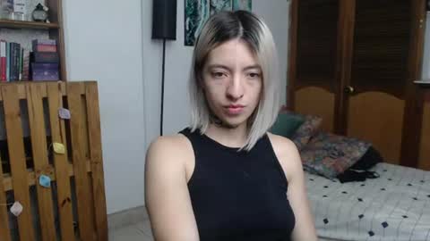 Snapshot of alicee_logan_ chatting on July 8, 2026, 1:43 am alicee_logan_ online show from July 8, 2026, 1:43 am