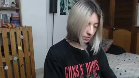 Snapshot of alicee_logan_ chatting on July 10, 2026, 1:43 am alicee_logan_ online show from July 10, 2026, 1:43 am