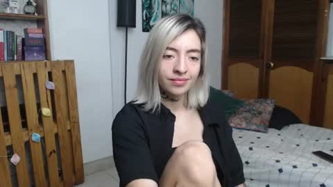 Snapshot of alicee_logan_ chatting on July 13, 2026, 1:41 am alicee_logan_ online show from July 13, 2026, 1:41 am