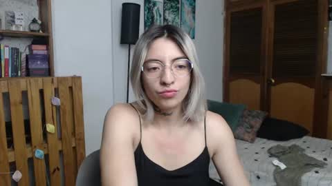 Snapshot of alicee_logan_ chatting on July 20, 2026, 2:26 am alicee_logan_ online show from July 20, 2026, 2:26 am