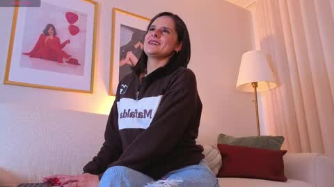 Snapshot of alicee_milf_ chatting on May 11, 2026, 11:38 am Aleja online show from May 11, 2026, 11:38 am