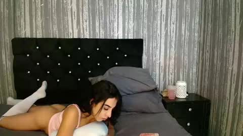 alicee_moonn online show from April 25, 2026, 11:02 pm