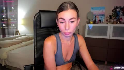 Snapshot of aliceevan chatting on November 21, 2025, 11:03 pm Daniella online show from November 21, 2025, 11:03 pm