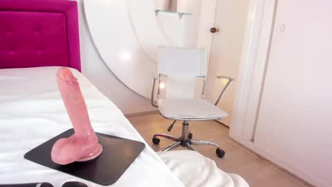 Alice  online show from February 5, 2025, 7:39 am