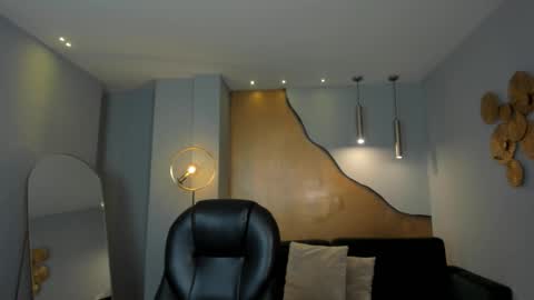 Alice online show from October 14, 2025, 7:14 pm