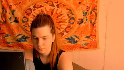 Snapshot of aliceinredsquare_ chatting on June 12, 2026, 5:17 am Alice online show from June 12, 2026, 5:17 am