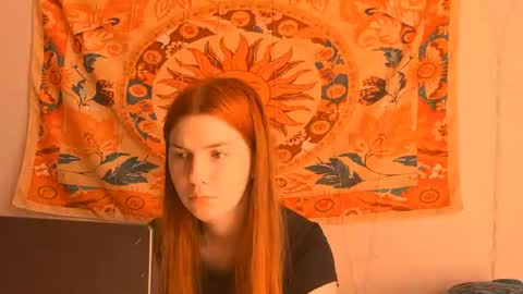 Snapshot of aliceinredsquare_ chatting on June 18, 2026, 5:08 am Alice online show from June 18, 2026, 5:08 am