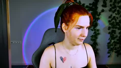 Snapshot of aliceinredsquare_ chatting on June 24, 2026, 6:12 am Alice online show from June 24, 2026, 6:12 am